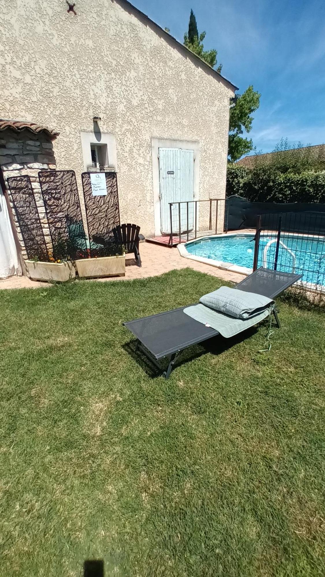 Chambres D'Hotes & Jacuzzi - A L'Ombre Des Amandiers Saint-Martin-dʼArdèche Dış mekan fotoğraf
